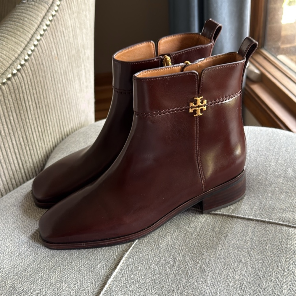 Tory Burch Everly Flat Boot - Picture 6 of 9